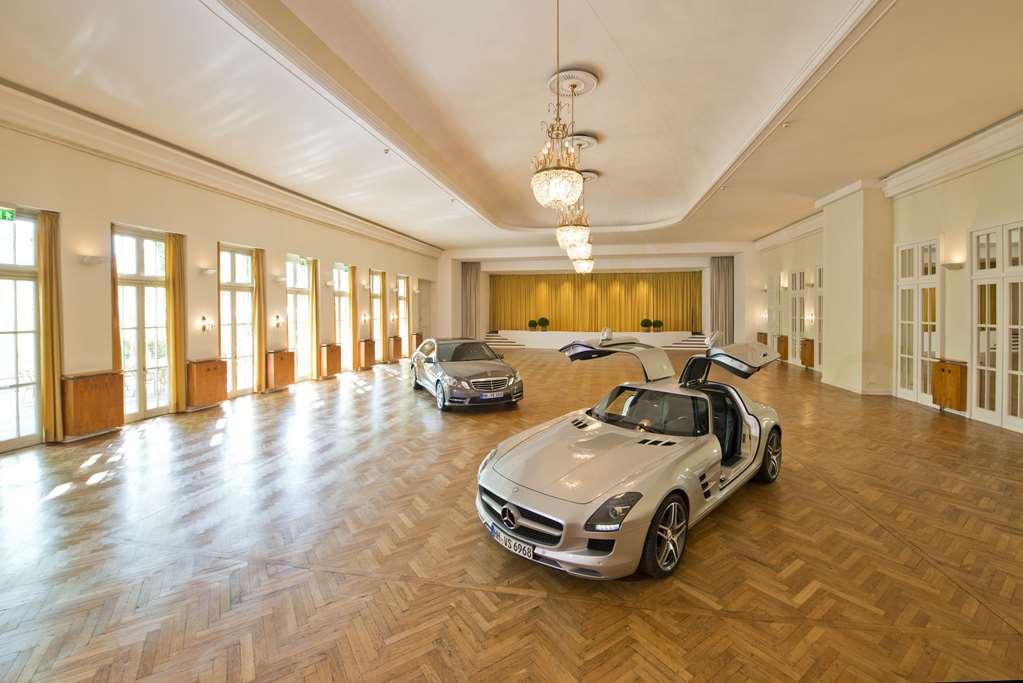 Privathotel Lindtner Хамбург Съоръжения снимка Mercedes-Benz Museum