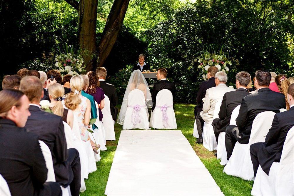 Privathotel Lindtner Хамбург Екстериор снимка A wedding ceremony