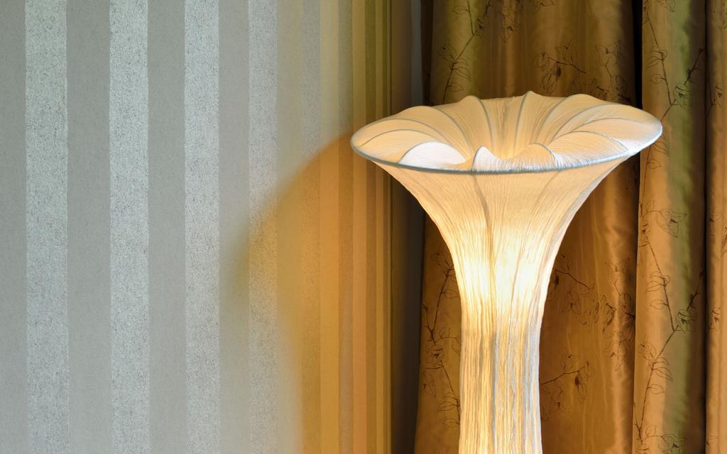 Privathotel Lindtner Хамбург Екстериор снимка A floor lamp
